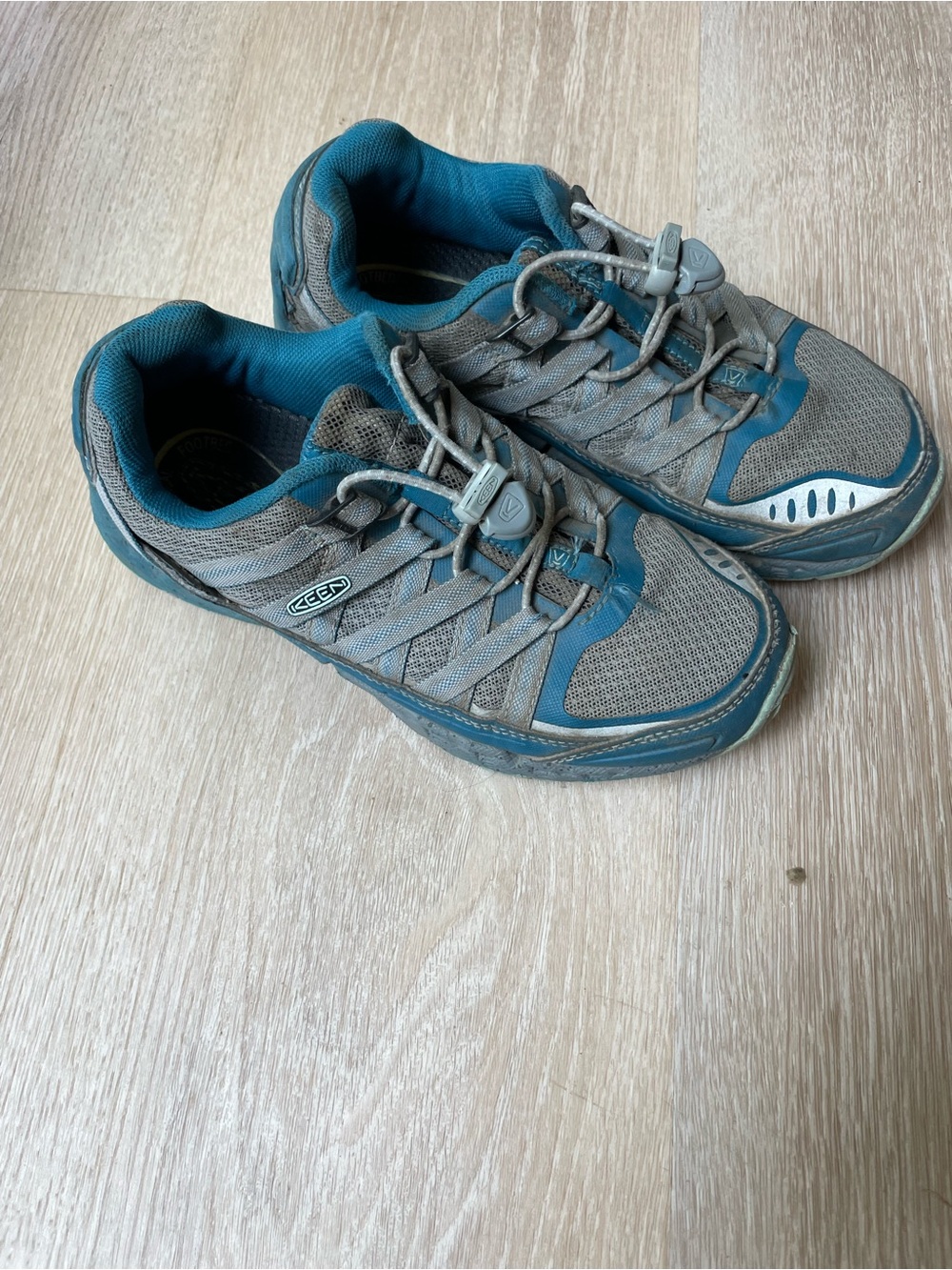 Keen Men's Teal and Gray Trail Sneakers